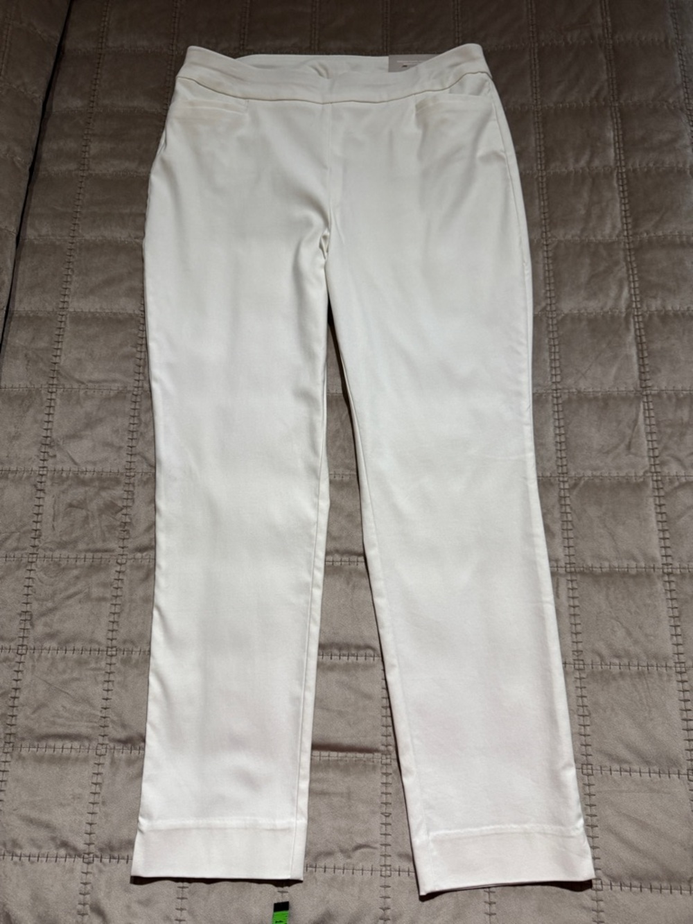 Chico's Cream Long Dress Pants 1.5R or US Size 10 R NWT Slim Leg Elastic Waist